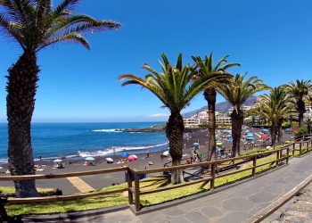 playa-de-la-arena-paseo