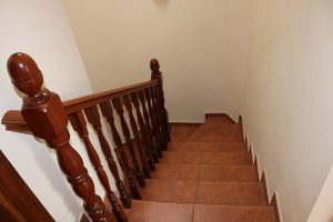 Дом в Санта Урсула 140 m2 лестница