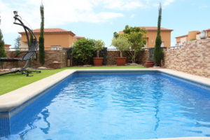 Современная вилла с 5 спальнями в Puerto de Santiago