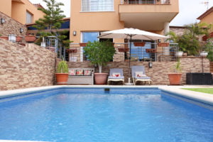 Современная вилла с 5 спальнями в Puerto de Santiago
