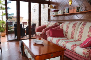 Современная вилла с 5 спальнями в Puerto de Santiago