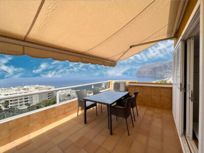 Apartment with ocean views in Los Gigantes