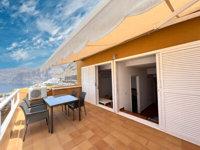 Apartment with ocean views in Los Gigantes