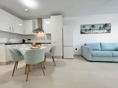 Сучасний апартамент у центрі Adeje