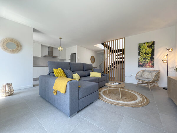 Сучасний пентхаус з 2 спальнями у Playa San Juan