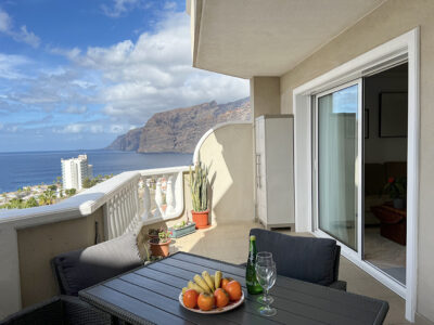 Apartment with ocean views in Los Gigantes